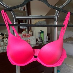 Victoria’s Secret Very Sexy push up bra